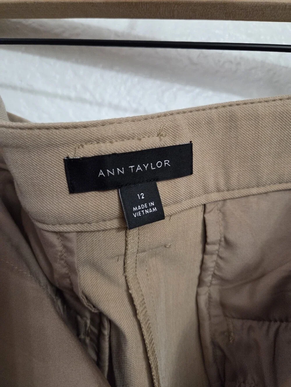 Ann Taylor The Belted Straight Leg Pant Women's Size 12 Tan - Picture 11 of 12